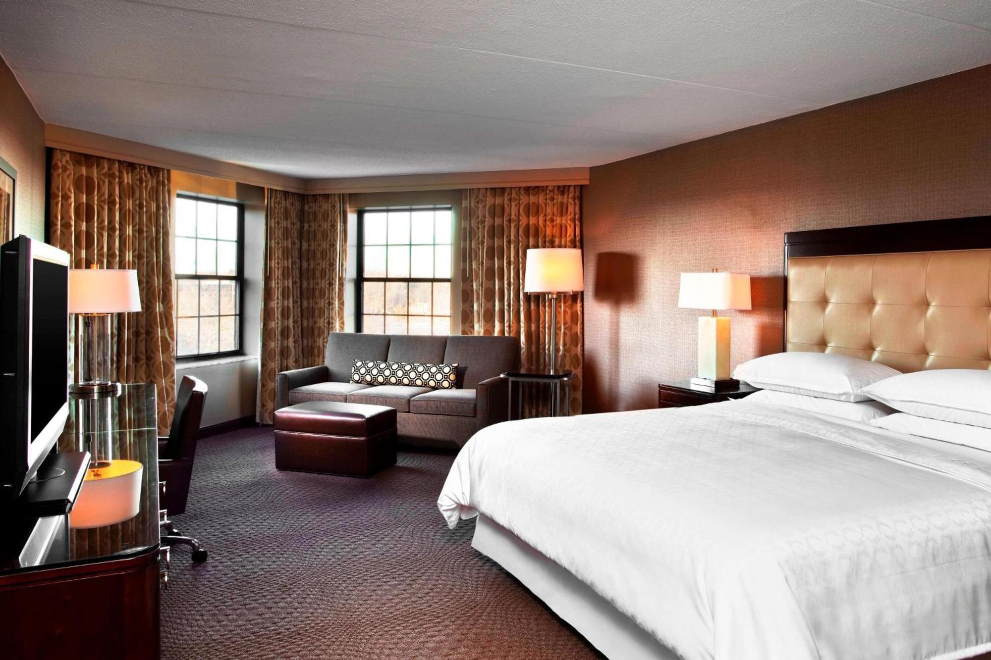 Sheraton Hotel 4*