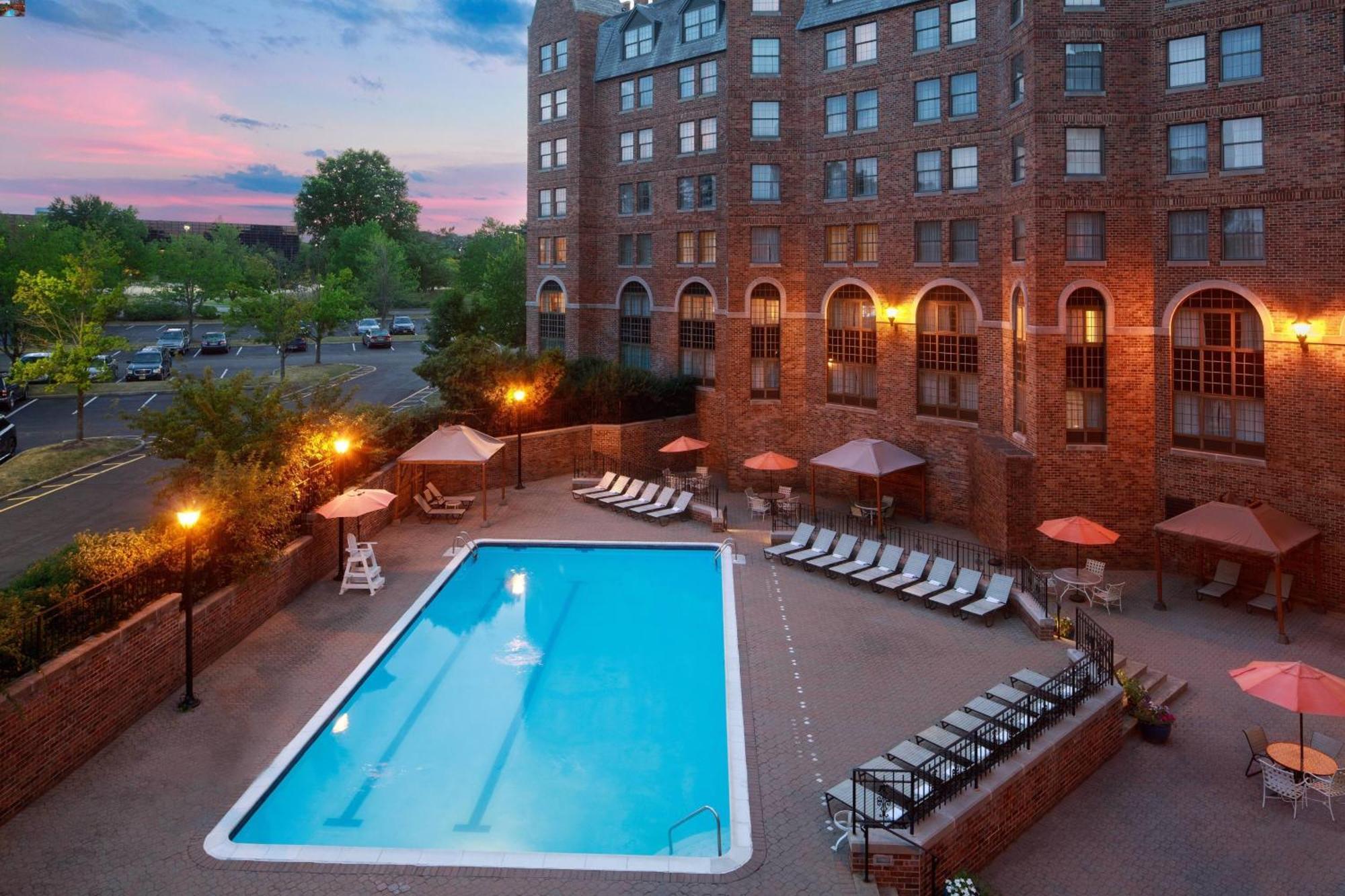 Sheraton Hotel 4*